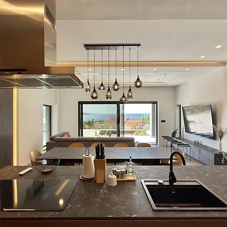 Lux Serene With Heated Pool Villa *