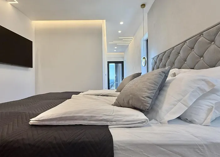 Villa Lux Serene With Heated Pool Rovanjska