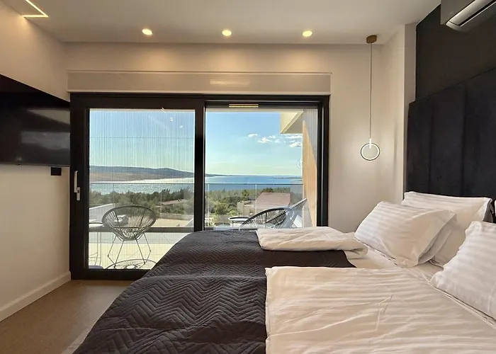 Lux Serene With Heated Pool Villa *