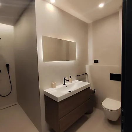 Lux Serene With Heated Pool *