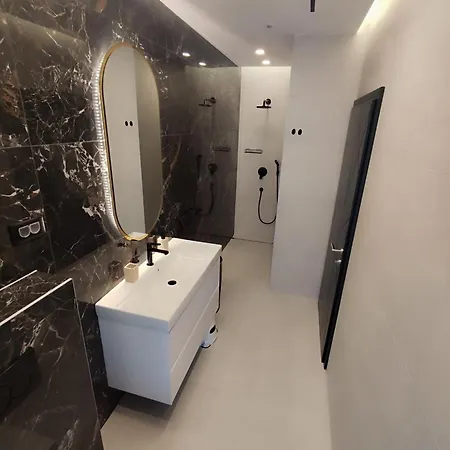 Lux Serene With Heated Pool 빌라