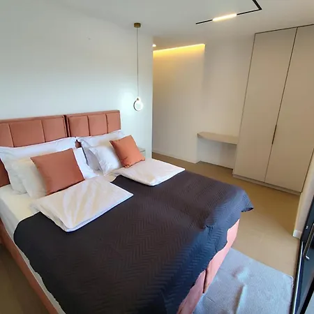 빌라 Lux Serene With Heated Pool
