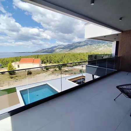 Lux Serene With Heated Pool * 로바니스카