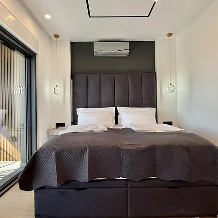 빌라 Lux Serene With Heated Pool