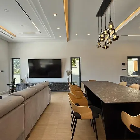 빌라 Lux Serene With Heated Pool *