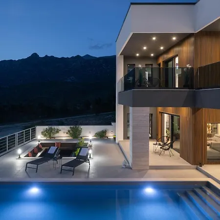 빌라 Lux Serene With Heated Pool