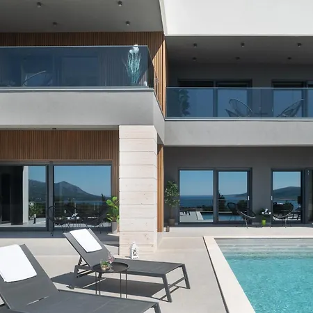 Lux Serene With Heated Pool * 로바니스카