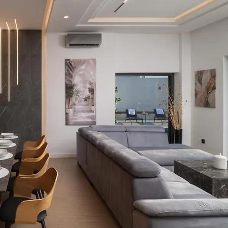 Lux Serene With Heated Pool * 로바니스카
