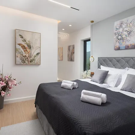 빌라 Lux Serene With Heated Pool *