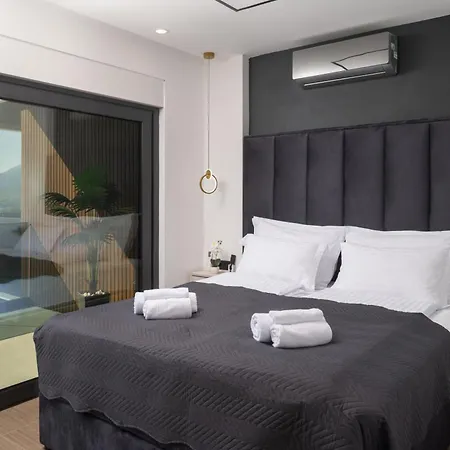 Lux Serene With Heated Pool 빌라
