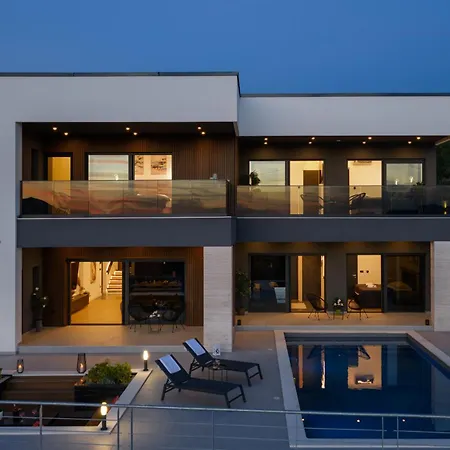 빌라 Lux Serene With Heated Pool