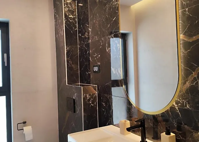 Вилла Lux Serene With Heated Pool