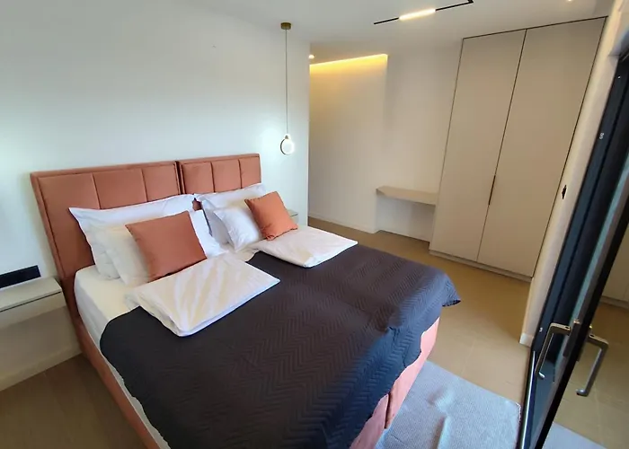 빌라 Lux Serene With Heated Pool