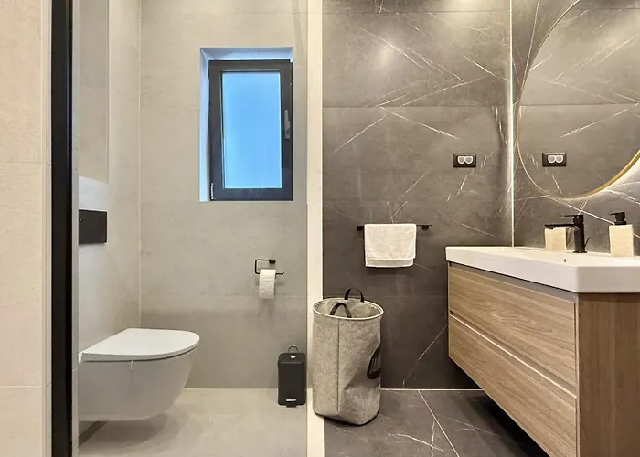 Lux Serene With Heated Pool 빌라 *