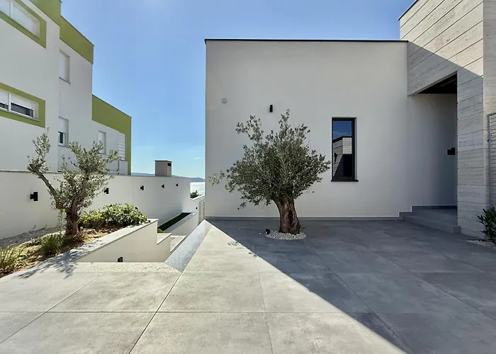 Lux Serene With Heated Pool * 로바니스카