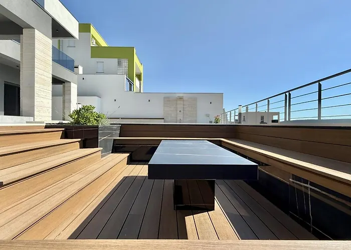 Вилла Lux Serene With Heated Pool Рованьска